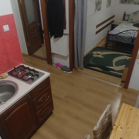 Apartment Near Rynok Square リヴィウ エクステリア 写真