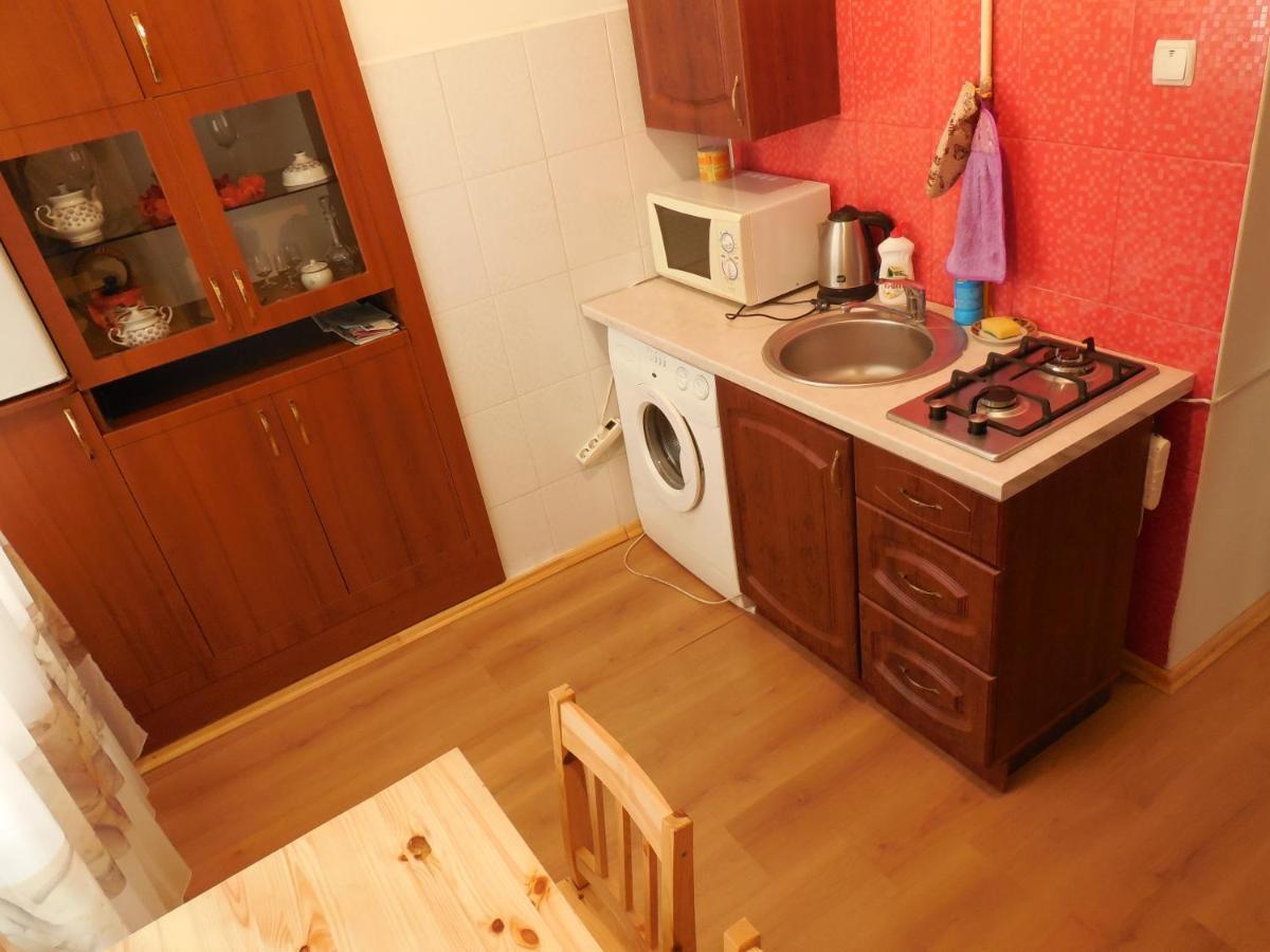 Apartment Near Rynok Square リヴィウ エクステリア 写真