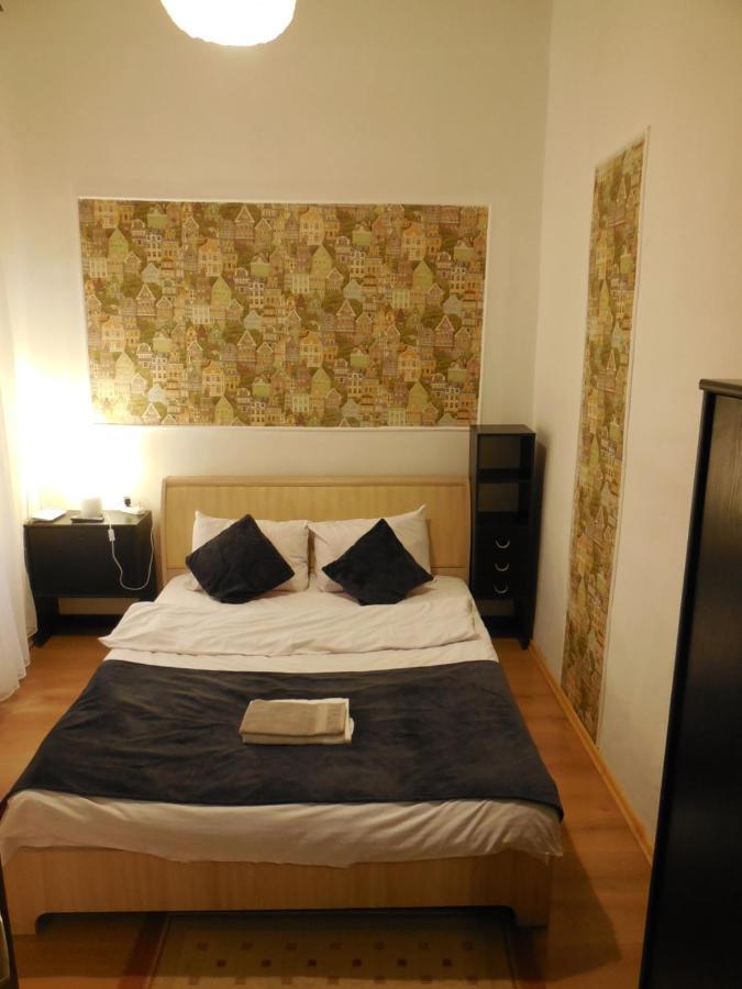 Apartment Near Rynok Square リヴィウ エクステリア 写真